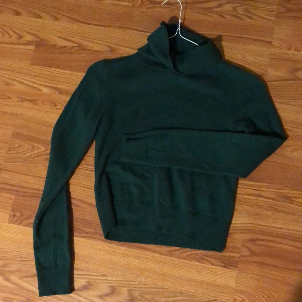 Emerald dropped turtleneck